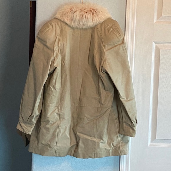 Genuine Ivory Leather & Fox Fur Jacket - Picture 2 of 15
